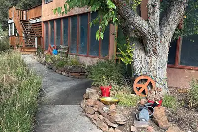 Image de Harmony Hill ~ Art Studio with Gated access to Carson National Forest ~ Dist 51