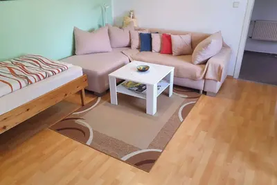 Image de Bungalow dans le vert avec vue sur le jardin, Wi-Fi, terrasse et barbecue