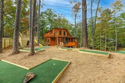 Image de New Cabin🏡#1 Kid’S Cabin| Pirate Play Ship🏴‍☠️Mini Golf⛳️Hot Tub| Location