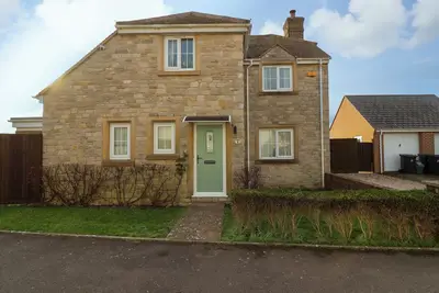 Image de West Bay Holiday Home, family friendly, with open fire in West Bay
