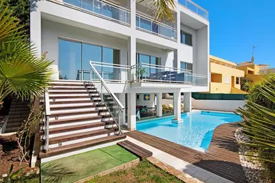 Image de Villa Rosana avec piscine et Wi-Fi