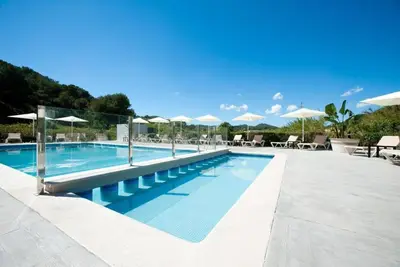 Image de Appartement Ses Veles 2 dormitorios près de la plage avec vue sur mer, piscine, Wi-Fi et jardin