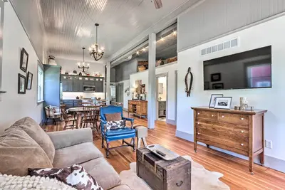 Image de 'The Ruebling House': Bright, Modern, & Renovated!