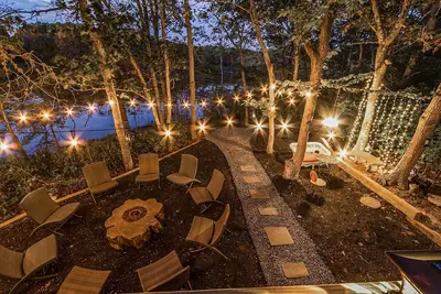 Image de Cape Cod Villa pond front vacation home, retreat, spa, venue, film location