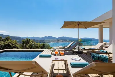Image de Villa Lalie, vue mer, piscine chauffée, proche des plus belles plages.