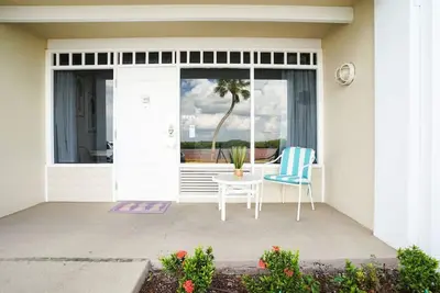 Image de U113 - Twisted Palm