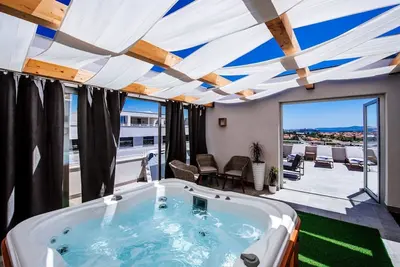 Image de Penthouse Luxury Suite with Roof Jacuzzi and Sauna