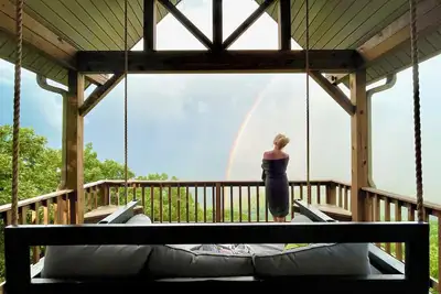 Image de Mt Nebo Mountaintop Cabin with Sunrises, Hiking Trails, Wildlife with Epic views