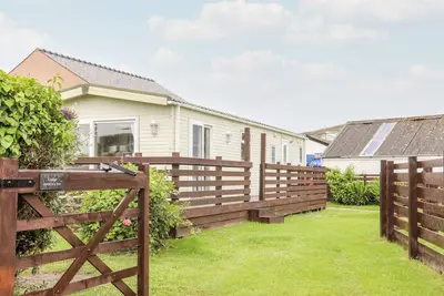 Image de Bwthyn Y Bae Lodge, pet friendly, with a garden in Llanfaethlu