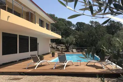 Image de Belle maison de campagne, 130m², piscine chauffée.
