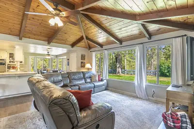 Image de Starry Pines- Hot Tub!