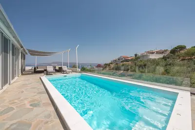 Image de Villa Luna Private Heated Hydro Pool Bbq Beach 4mn