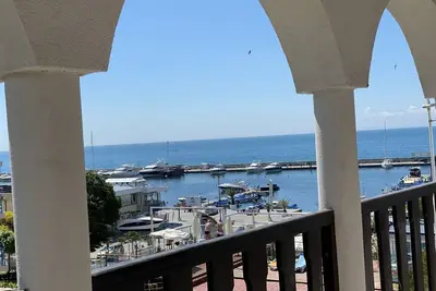 Image de Adorable Sea View apartment at the Marina - perfect for family vacation