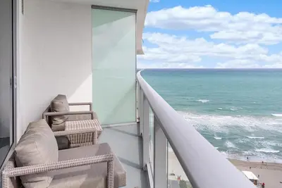 Image de Ocean front 2 bed 15th floor Hollywood Miami