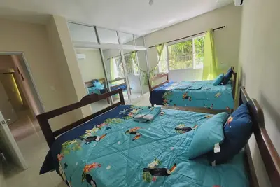 Image de Great new apartment with all the beautiful, wonderful things that you need.