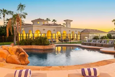 Image de ♥ Idyllic Desert Oasis ♥ Resort-style Amenities ♥ Opulent Private Villa w/ Pool