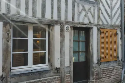 Image de Charme et confort à proximité du vieux bassin