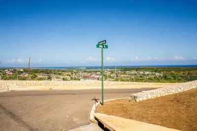 Image de This space is centrally located 5 mins from the beach