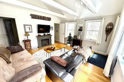 Image de Cozy Okemo Ski House in Town. On Shuttle Route. 7 Guests 5 Beds 2 Baths