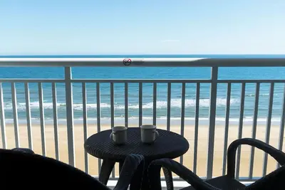 Image de Ocean Sands Resort  Oceanfront 1br  Bikes, Aquarium, Chairs