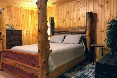 Image de Twisted Vines– Cozy Tiny Home Lake Nc Ski Resorts