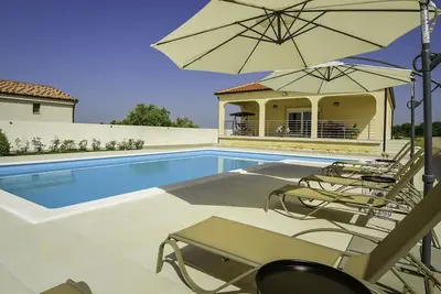 Image de Belle maison de vacances privée avec climatisation, Wifi, piscine privée, Tv et terrasse