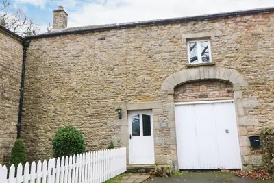 Clover Cottage, pet friendly, with open fire in Kirkby Stephen