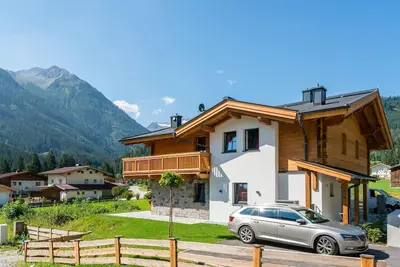 Image de Chalet indépendant avec sauna et terrasse