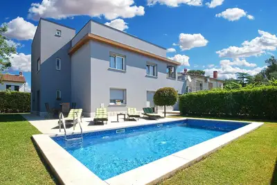 Image de Villa 2103/39323 (Istria - Pula), 2500m from the beach