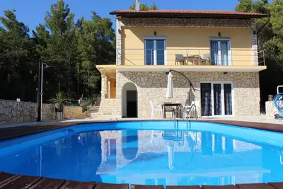 Image de mit Pool in Ruhigem Waldstück
