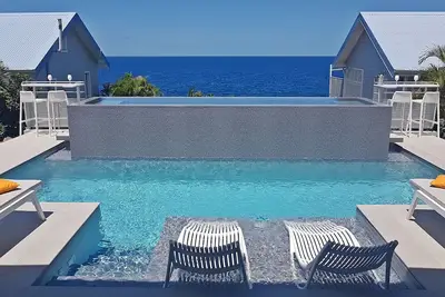 Image de En bord de Mer des Caraïbes, vue et accès mer, 3 ch. Villa Blue Star, 5*****