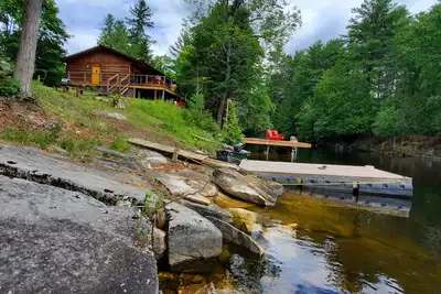 Image de Calabogie Waterfront Cottage  $200 per night