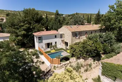 Image de Rare Mas provencal rénové avec jacuzzi et piscine à 20 min d'Aix-en-provence