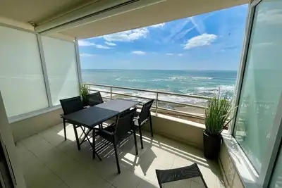 Image de Appartement moderne face mer avec garage et WiFi gratuit