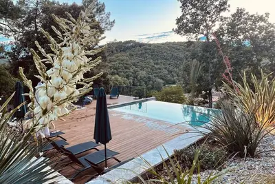 Image de Suite avec baignoire balnéo au coeur des cévénnes