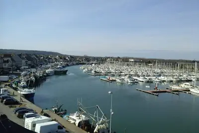 Image de Appartement Classé 3 Étoiles sur le Port 100 Mètres du Centre Ville