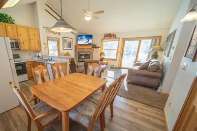 Image de Ground floor unit with private parking and laundry