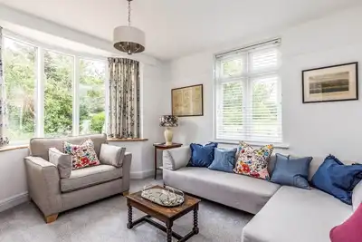 Image de Pass the Keys | Pretty Three Bedroomed home near the Beach