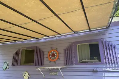 Image de Enchanting cottage in private lake community