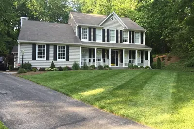 Image de Beautiful colonial only 3 miles to the Naval Academy!