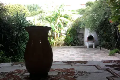 Image de Villa with large garden 100 m from the sea