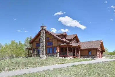 Image de Stunning mountain home with spectacular views!