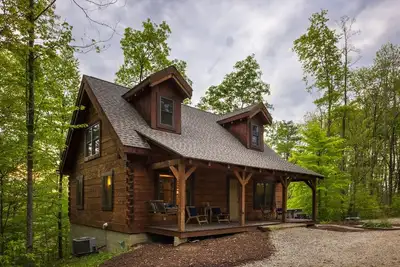 Cohosh - Hand hewn private log cabin with views
