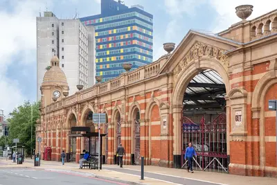 Image de Leicester's Lyter Living