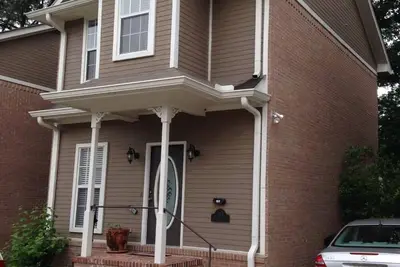 Image de Townhome 4 Blocks from the Square