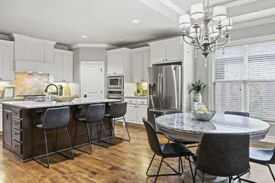 Image de Amazing Safe, Private and spacious Home! Relaxing and stylish!