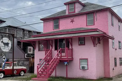Image de The Pink House on L Street -aka/Key East! ! !