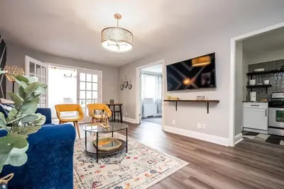 Image de Spacious 2 Bed Condo with City View