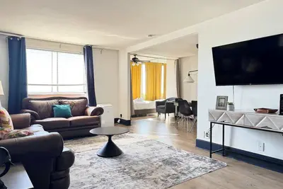 Image de Stunning 22nd-Floor Condo with City Views