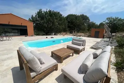 Image de Tout près de Aix en Provence - Maison architecte et son chêne centenaire